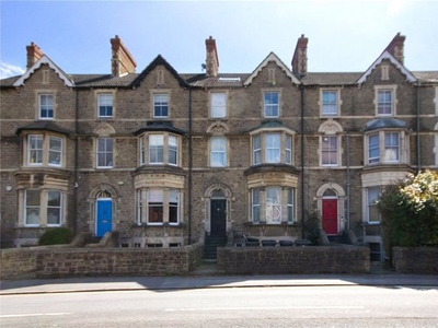 Flat to rent in Bath Road, Old Town, Swindon, Wilts SN1