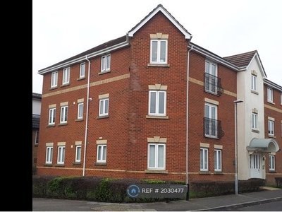 Flat to rent in Branksome Court, Poole BH15