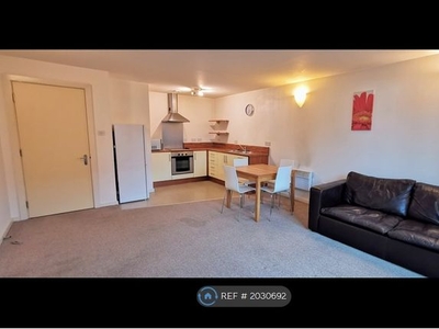 Flat to rent in City Point, Salford M3