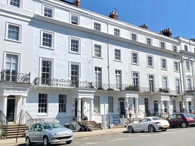 Flat to rent in Clarendon Square, Leamington Spa CV32