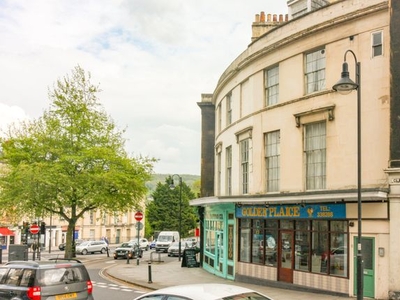 Flat to rent in Cleveland Place West, Bath BA1