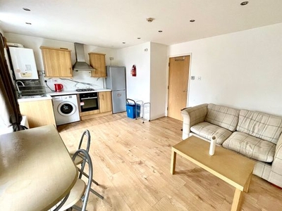 Flat to rent in Clive Street, Cardiff CF11