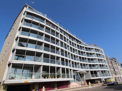 Flat to rent in Discovery Wharf, North Quay, Plymouth PL4