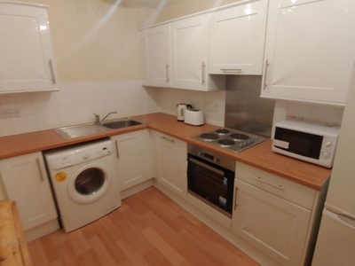 Flat to rent in East Claremont Street, New Town, Edinburgh EH7