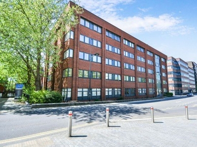 Flat to rent in Electra House, Swindon SN1