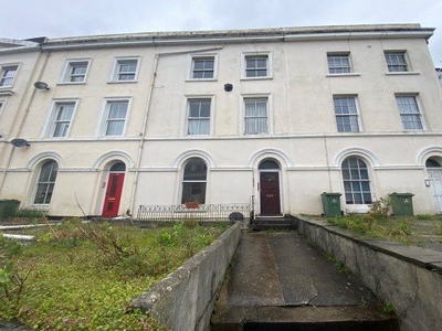 Flat to rent in Embankment Road, Plymouth PL4