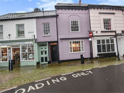 Flat to rent in Fore Street, Buckfastleigh, Devon. TQ11