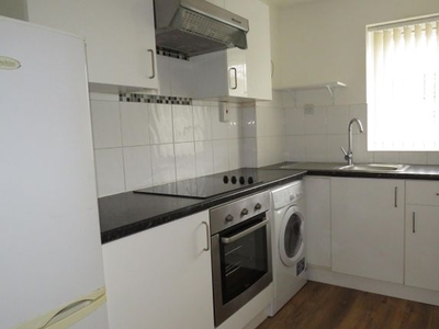 Flat to rent in Guys Cliffe Avenue, Leamington Spa CV32