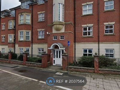 Flat to rent in Hallfield Road, York YO31
