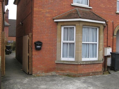 Flat to rent in Hendford Grove, Yeovil BA20