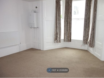 Flat to rent in Hill Park Crescent, Plymouth PL4