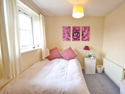 Flat to rent in Ladd Close, Kingswood BS15