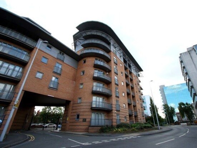 Flat to rent in Manor House Drive, Coventry CV1