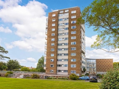 Flat to rent in Manor Lea, Boundary Road, Worthing BN11
