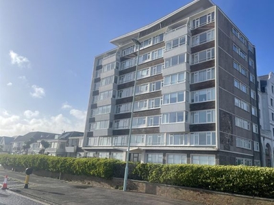 Flat to rent in Marine Point, West Parade, Worthing BN11