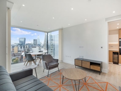 Flat to rent in Neroli House, Goodman's Fields, Aldgate E1