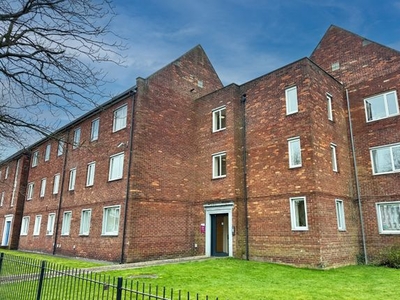Flat to rent in Park Avenue, Gosforth, Newcastle Upon Tyne, Tyne And Wear NE3