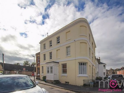 Flat to rent in Sandford Street, Cheltenham GL53
