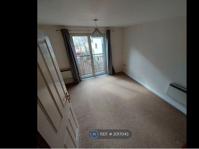 Flat to rent in Squires Court, Bristol BS3