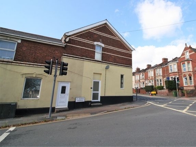 Flat to rent in St Marks Avenue, Exeter EX1