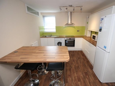 Flat to rent in Station Road, South Gosforth, Newcastle Upon Tyne NE3
