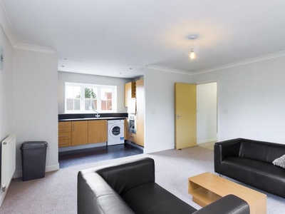 Flat to rent in Tarrett Drive, Colchester CO1