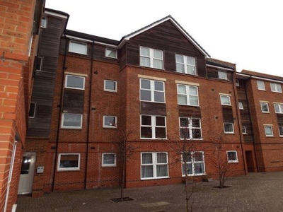 Flat to rent in Thistle House, Swindon SN1
