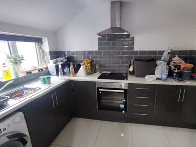 Maisonette to rent in Ninian Park Road, Cardiff CF11