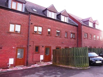 Property to rent in Station Road, Irthlingborough, Wellingborough NN9