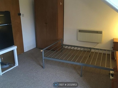 Room to rent in Heavitree Road, Exeter EX1