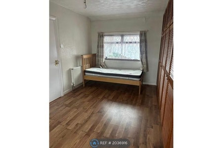 Room to rent in Seaforth Terrace, Leeds LS9