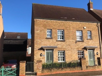Semi-detached house to rent in Brentfore Street, Swindon SN1