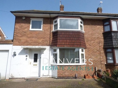 Semi-detached house to rent in Saltcoates Avenue, Leicester LE4