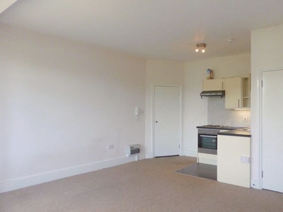 Studio to rent in York Place, York Avenue, Hove BN3