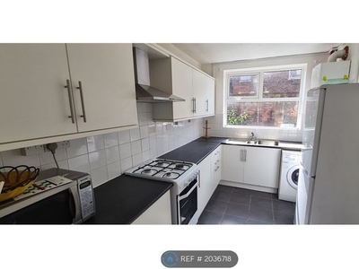 Terraced house to rent in Albemarle Street, Manchester M14