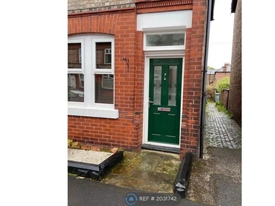 Terraced house to rent in Belgrave Road, Sale M33