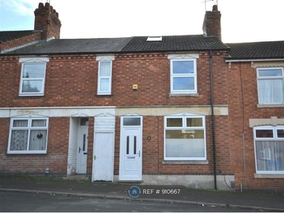 Terraced house to rent in Lancaster Road, Kettering NN16