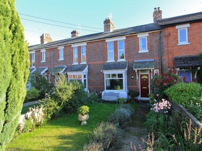 Terraced house to rent in Osborne Road, Petersfield, Hampshire GU32