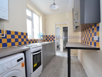 Terraced house to rent in Western Road, Leicester LE3