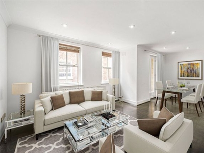 Town house for sale in Rutland Mews, St Johns Wood, London NW8