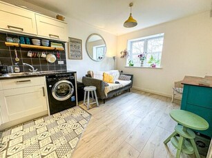 1 Bedroom Apartment For Sale In St. George, Bristol
