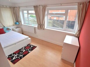 1 bedroom house share to rent Reading, RG4 5AU