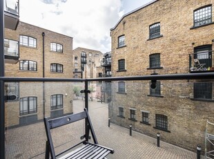 1 bedroom property to let in Shad Thames London SE1