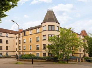 2 bed flat for sale in Polwarth