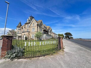 2 Bedroom Apartment For Sale In Clacton-on-sea