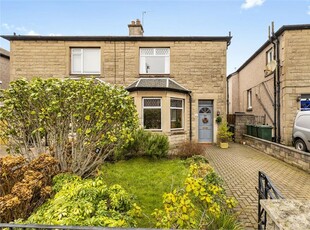 3 bed semi-detached house for sale in Meadowbank