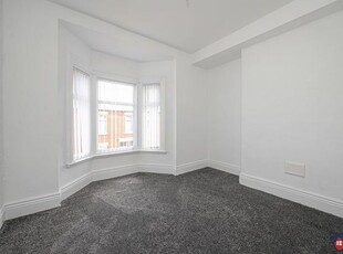 3 bedroom flat to rent South Shields, NE33 4LF