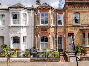 3 bedroom property for sale in Tennyson Street, London, SW8