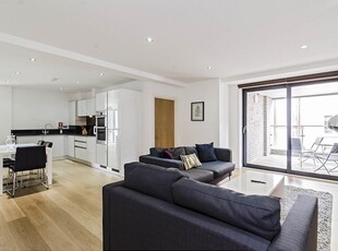 3 bedroom property to let in Alie Street London E1
