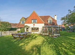 4 Bedroom Detached House For Sale In Arundel, West Sussex